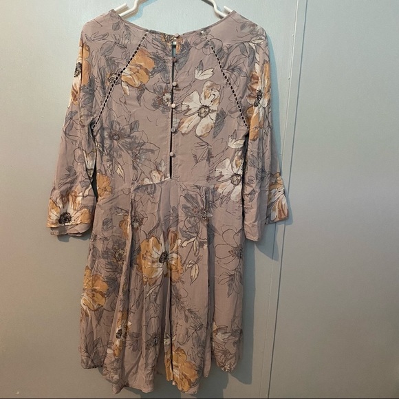 Free People Eyes On You Floral Boho Dress
With Pockets Size 4 - Picture 3 of 15